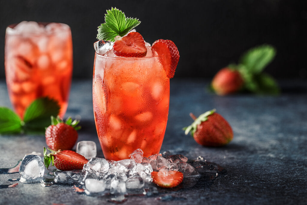 Strawberry Cocktails: Berry-Licious Party Drinks